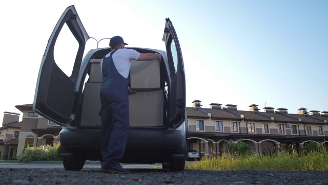 In 8 mesi persi 15.000 veicoli commerciali