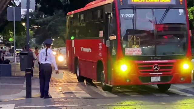 ¡Alertan de un nuevo Modus Operandi en el que usan guías para robar autos estacionados!