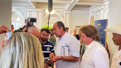 Kalil se irrita com foto de aliado e Zema