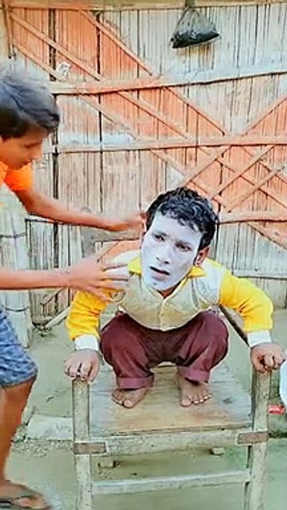 Pahle_to_kala_tha_#shorts_#shortsvideo_#viral_#comedy_#funny_#youtubeshorts_#trending(480p)