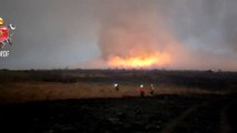 Bombeiros combatem incêndio no Parque Nacional com 3 km de linha de fogo