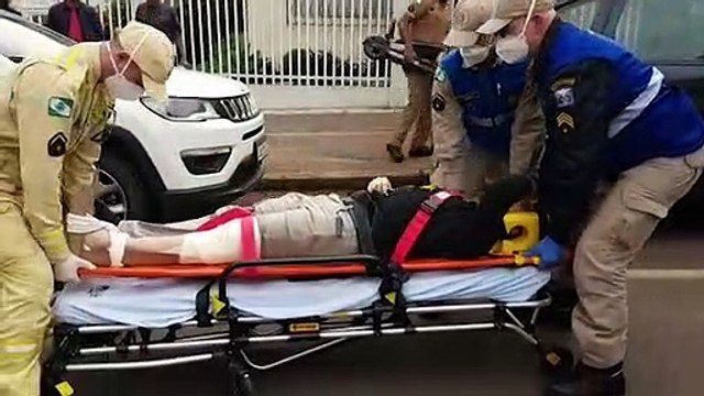 Vítima que teve a perna quebrada após agressões conversou com a CGN e apresentou nova versão