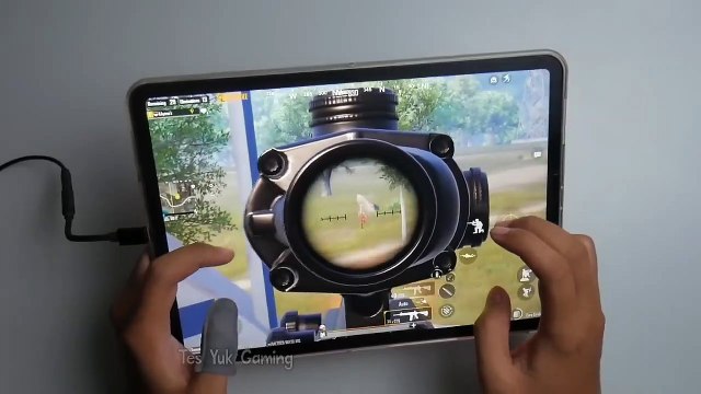 Power of M1 chip iPad Pro M1 PUBG full Handcam Solo v squad 3000 damage(Release crazy gamer)
