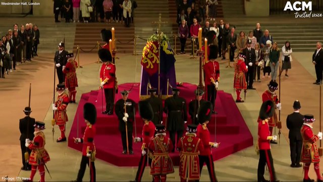Guard collapses at Westminster Hall during Queen Lying in State stream | September 15, 2022 | ACM