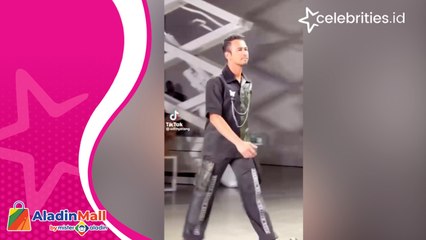 Kocak, Nagita Slavina Tertawa Lihat Suaminya jadi Model di New York Fashion Show