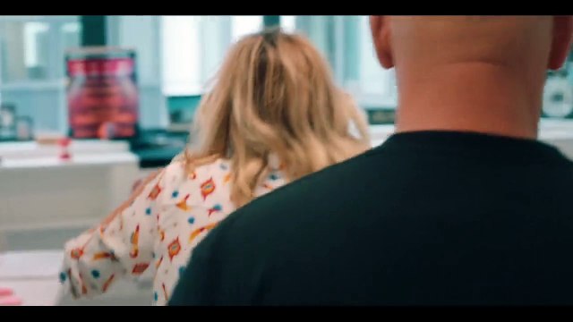 Regardez l'incroyable film de 7 minutes réalisé par Canal Plus pour sa rentrée avec toutes les stars de la chaîne dans une vraie fiction !