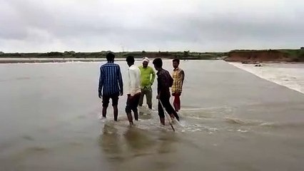 जिले के तीन गांव बने टापू, आने-जाने का रास्ता बंद