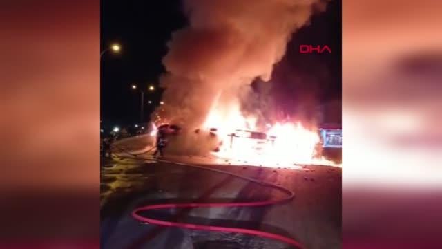 Son dakika haber... AKSARAY'DA DEVRİLEN TIR ALEV ALDI: 1 YARALI