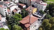 Üsküdar'da 2 asırlık tarihi caminin kubbesindeki kurşun plakalar çalındı