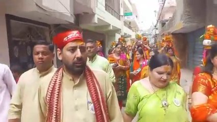 Скачать видео: Ramesh Matiala took part in Kalash yatra organised by Matiala ward 37S , Residents!