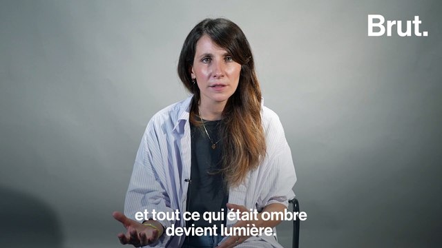 À l’âge de 27 ans, elle apprend qu’elle a été adoptée