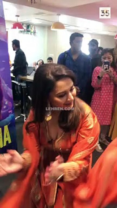 Dancing Queen Madhuri Dixit dances on her song Boom Padi  #shorts #madhuridixit #celebrities