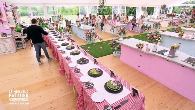 Ces gâteaux du Meilleur pâtissier 2022 ont dégoûté tout le monde, même Cyril Lignac et Mercotte !