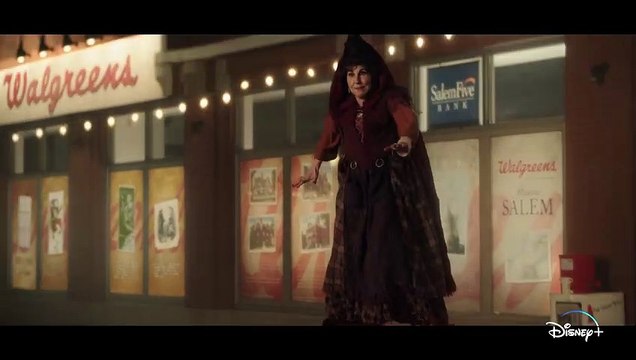 Hocus Pocus 2 : les soeurs Sanderson s'envolent dans un extrait inédit (VO)