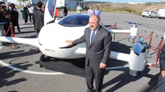 Airtaxi Dünya Kongresi'nin son gününde, Bilişim Vadisi'nde insansız ‘Airtaxi’ gösterisi yapıldı