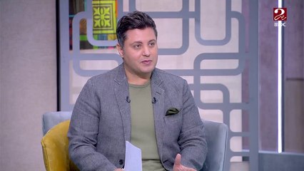 قصة الفتاة اللي انتحرت في جنازة عبد الحليم وغيرها من المعلومات اللي هتعرفها لأول مرة في الفيديو ده