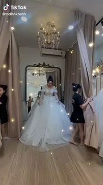 Gái xinh Bình Định lấy anh chàng không chân: Tình yêu cân đo bằng sự tử tế chứ không phải ngoại hình