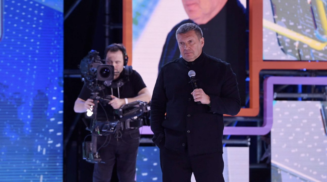 Kreml-propagandist demütigt von der leyen auf deutsch