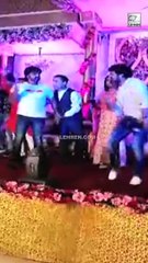 पवन सिंह, खेसारी लाल और काजल राघवानी का 'लॉलीपॉप लागेलु' वाला डांस