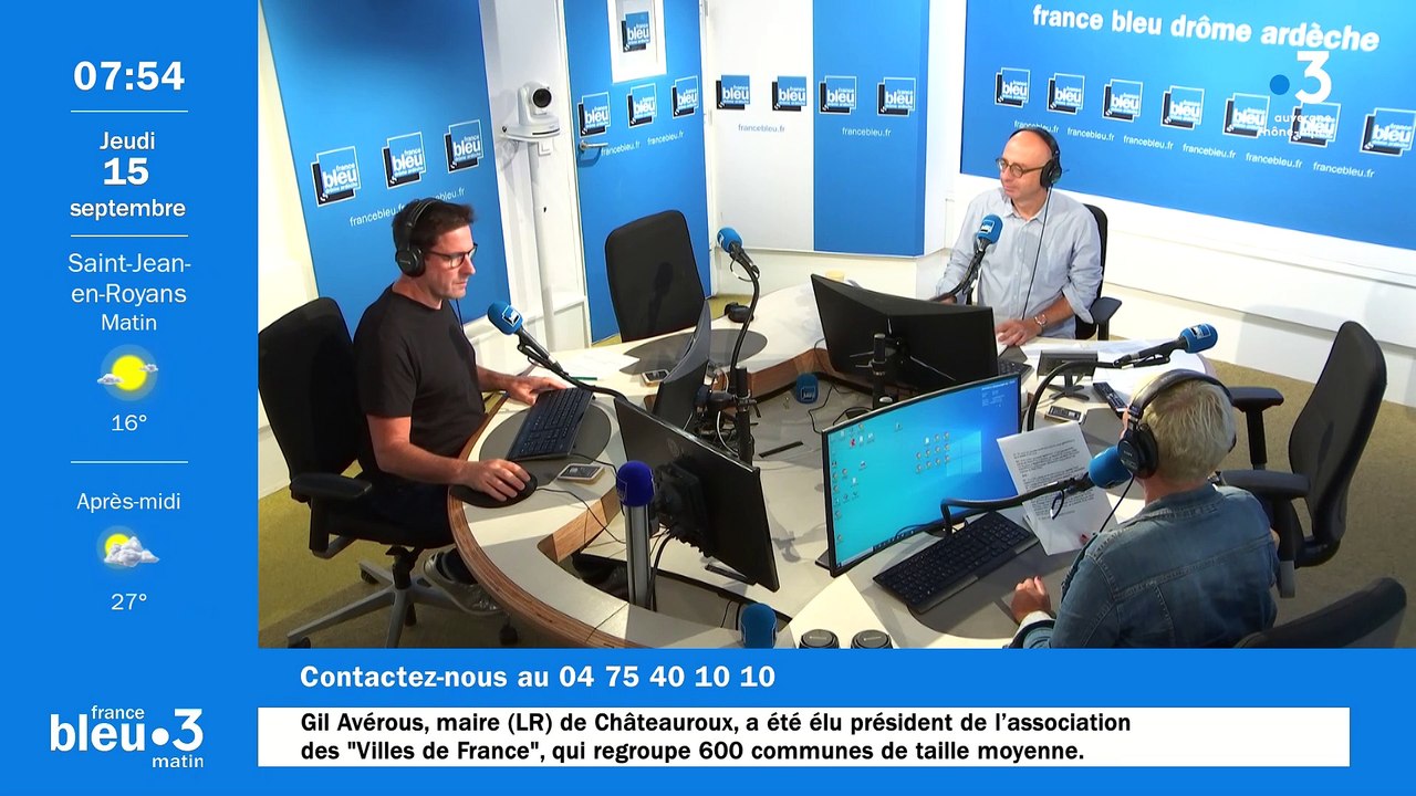 A Étables, deux jeunes éleveuses de chèvres, productrices de Picodon, fromages, yaourts, rillettes et terrines