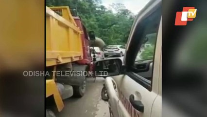 Elephant Stops Traffic On Highway In Pauri Garwal, Uttarakhand