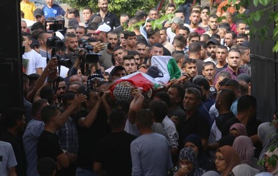 İsrail askerlerinin Batı Şeria'da öldürdüğü Filistinli çocuk son yolculuğuna uğurlandı