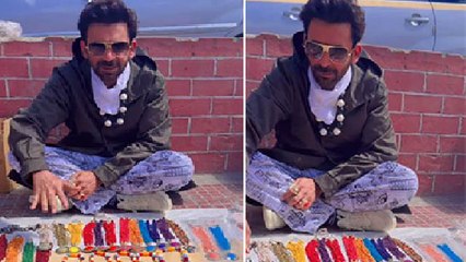 Sunil Grover Road पर Jewellery sell करते Funny Video Viral, लोगों से कहा | Boldsky *Entertainment
