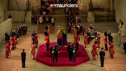 Veillée à Westminster Hall : un garde s’évanouit devant le cercueil de la Reine