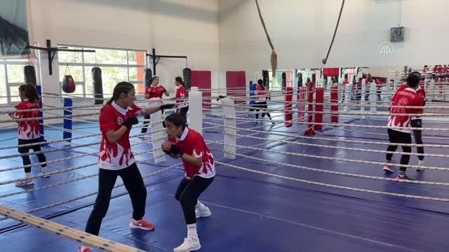 Kastamonu haberleri: KASTAMONU - Yıldız Kadın Boks Milli Takımı'nın Kastamonu kampı devam ediyor