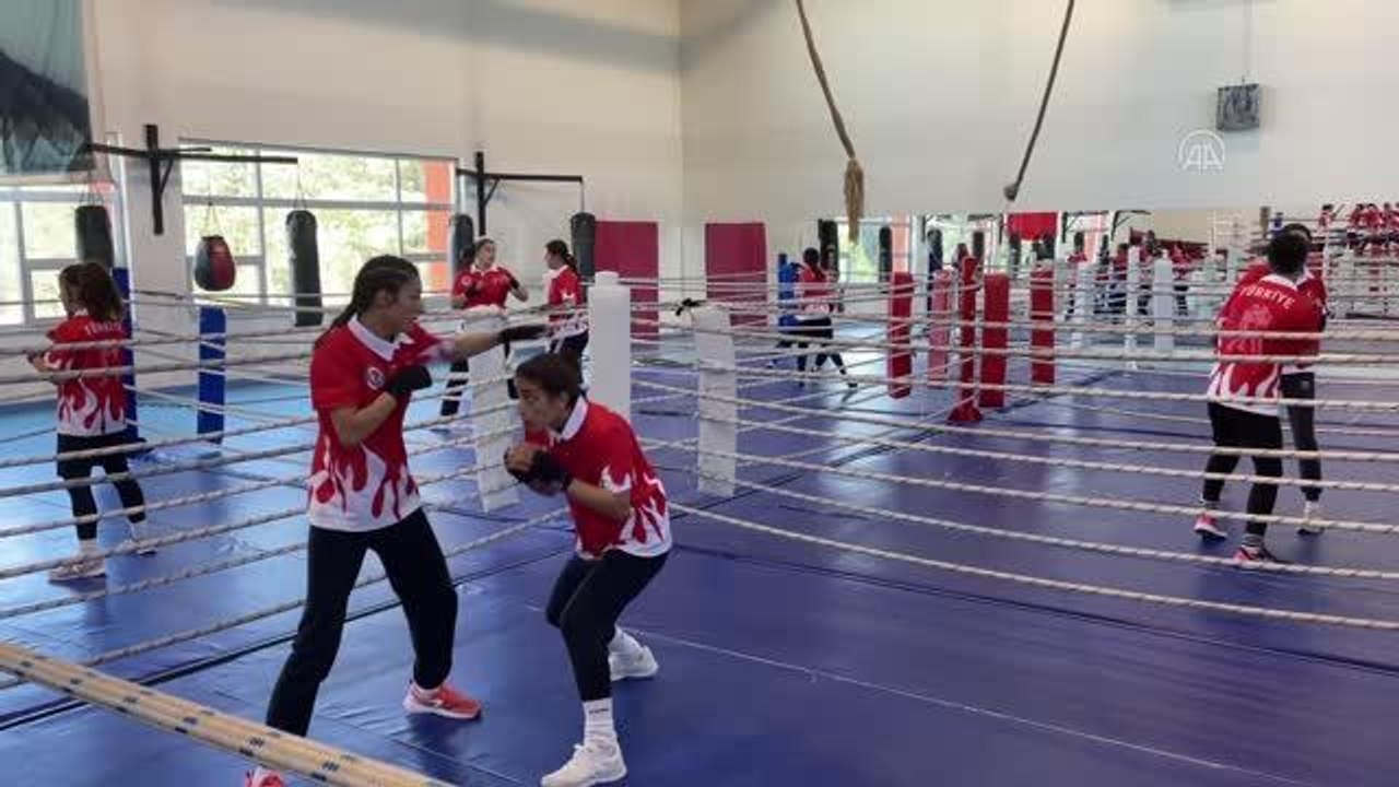 Kastamonu haberleri: KASTAMONU - Yıldız Kadın Boks Milli Takımı'nın Kastamonu kampı devam ediyor