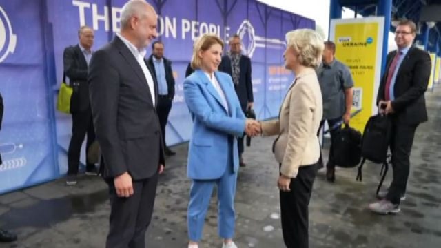 Ursula von der Leyen a Kiev, terzo viaggio da inizio della guerra