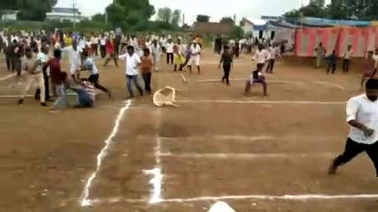 video: कबड्डी के मैच में विवाद, दर्शक भिड़े, एक-दूसरे पर फेंकी कुर्सियां