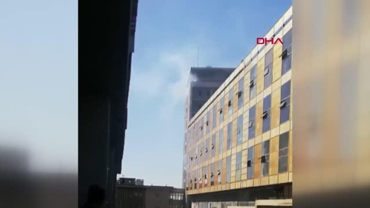 Son dakika haberi: Eski Gençlik ve Spor Genel Müdürlüğü binasında çıkan yangın söndürüldü