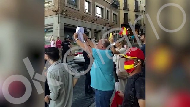 Pitos y abucheos a Sánchez en Toledo en el 2º acto de su campaña para pisar la calle