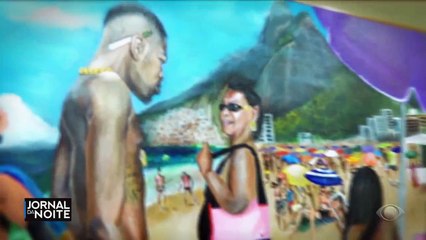 Jovem do subúrbio carioca tem telas expostas no Rio e em SP 15/09/2022 14:31:37