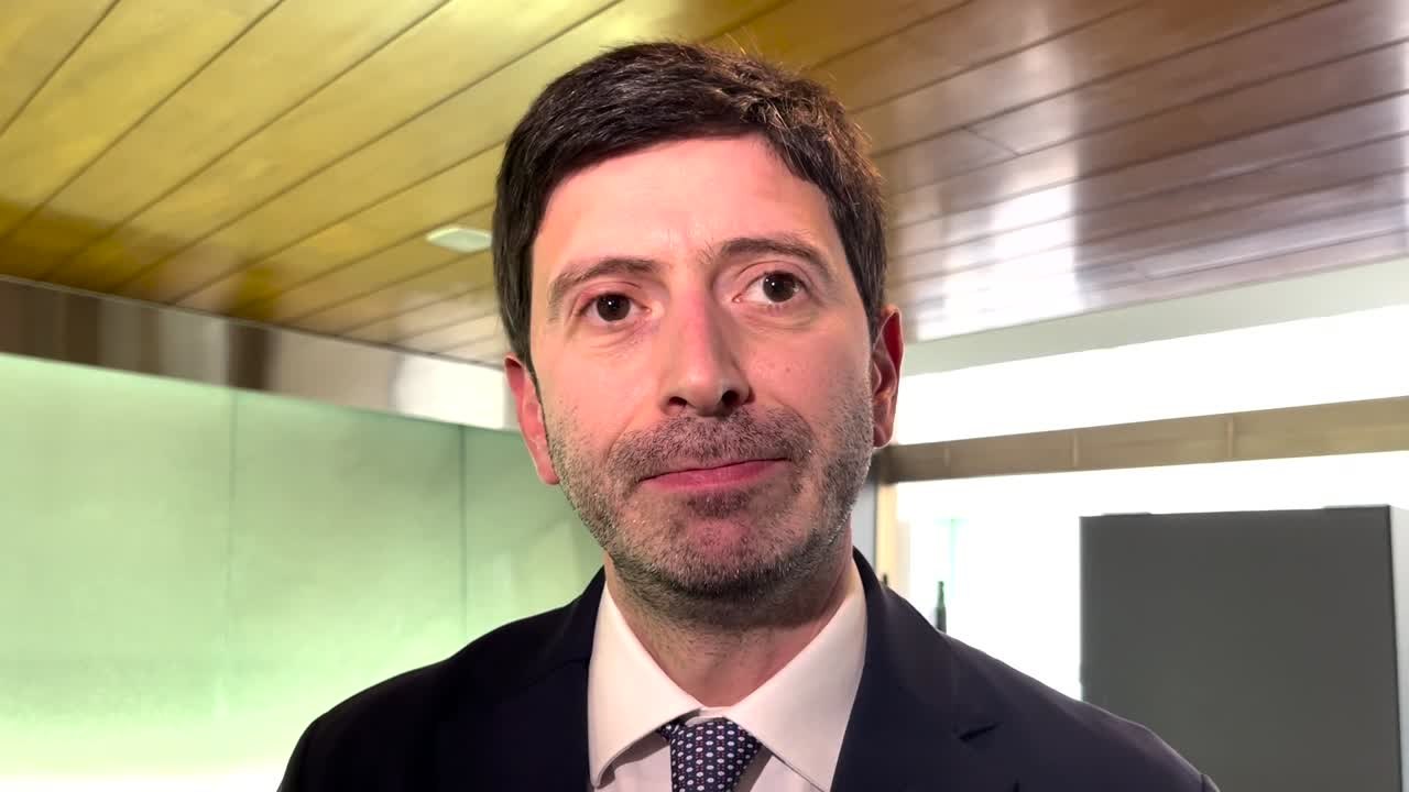 Covid, Speranza: "A scuola in presenza e in sicurezza, adesso si puo'"