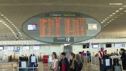 إلغاء آلاف الرحلات في فرنسا الجمعة بسبب إضراب المراقبين الجويين