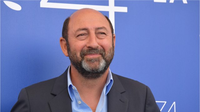 VOICI - « Je n'étais pas loin d'être son chouchou : Kad Merad ému en évoquant son père décédé