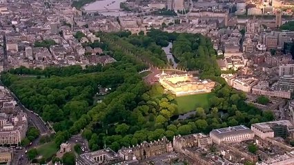 Aerials show the Queen's coffin queue which stretches nearly FIVE miles