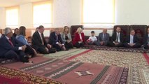 Sivas haber | Cumhurbaşkanı Yardımcısı Oktay, Sivas'ta Alibaba Cemevi'ni ziyaret etti