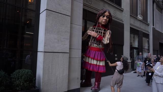 Suriyeli çocukların sesini dünyaya duyuran 3,5 metrelik Küçük Emel