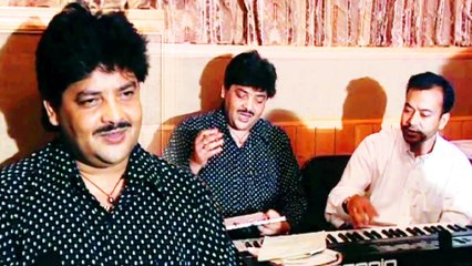 Unseen Video Of Udit Narayan At Rehearsals Of Song "Aa Tujhe Palkon Mein Chupa Loon"