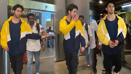 Aryan Khan का Fan से Red Rose लेते हुए Cute Video Viral । Boldsky *Entertainment