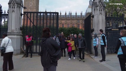 Hommages à Elizabeth II : flot incessant de visiteurs à Westminster Hall, minute de silence à l'ONU