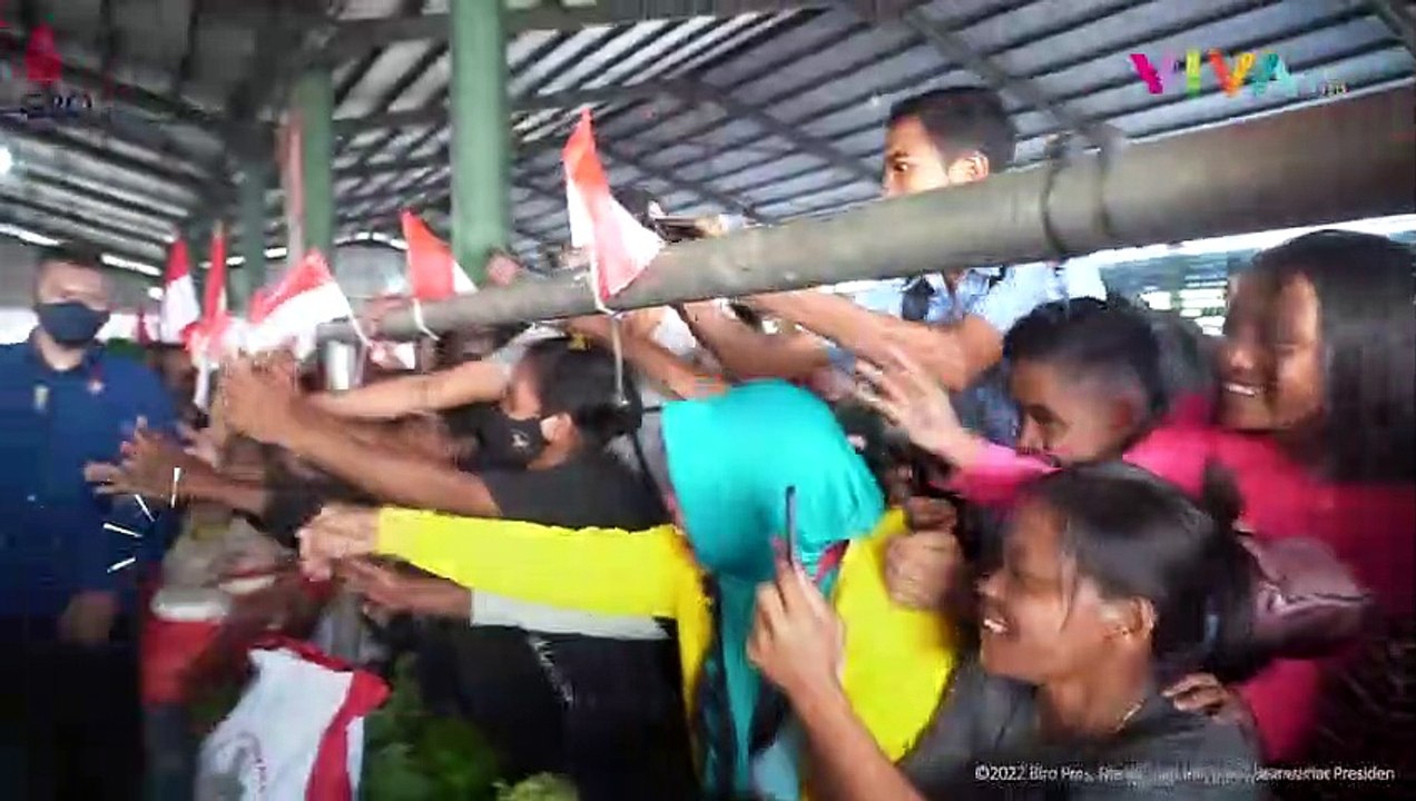 Anak Kecil Nekat Terobos Paspampres Demi Peluk...