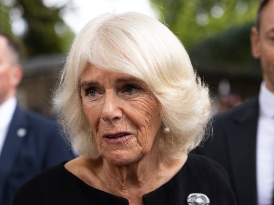 Königin Camilla hat sich den Zeh gebrochen