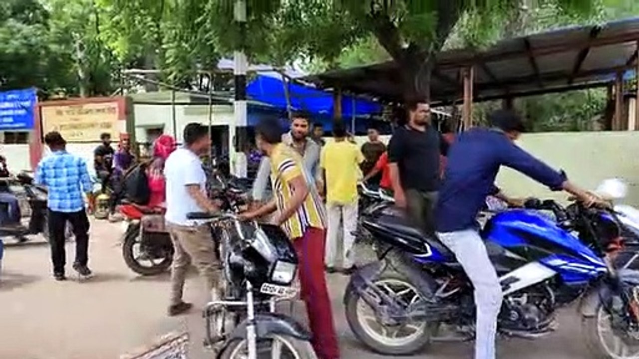 रेलवे कॉलोनी समपार फाटक को बंद करने की तैयारी म...