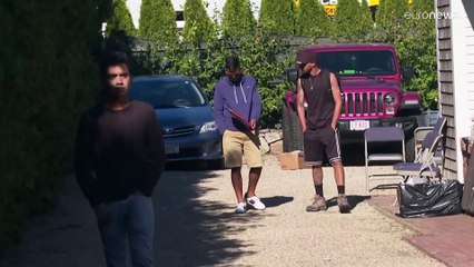 Migránsokkal teli buszokat küldtek republikánus kormányzók az amerikai alelnök rezidenciájához