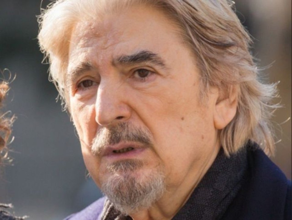 Dernière minute – le chanteur Serge Lama mal en...
