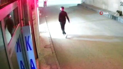 Kimse bir anlam veremedi! Önüne gelen dükkana yaptığıyla şoke etti